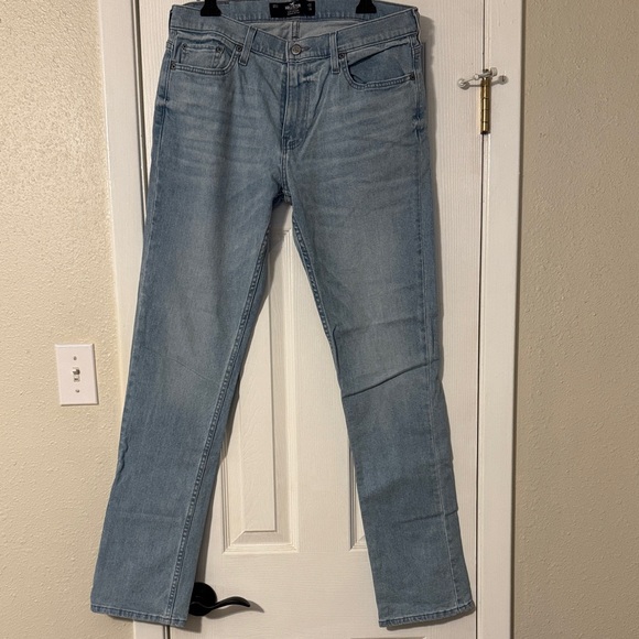 Hollister Men's Slim Straight Jeans in Light Blue - Picture 1 of 3